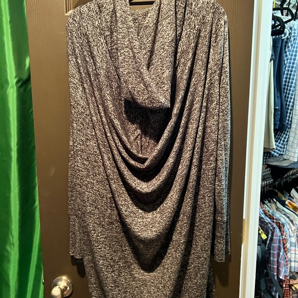 Athleta - Picture 3 of 4